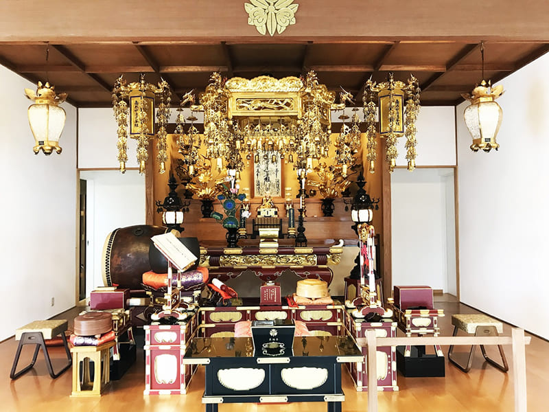 「本堂にてご供養しました」
